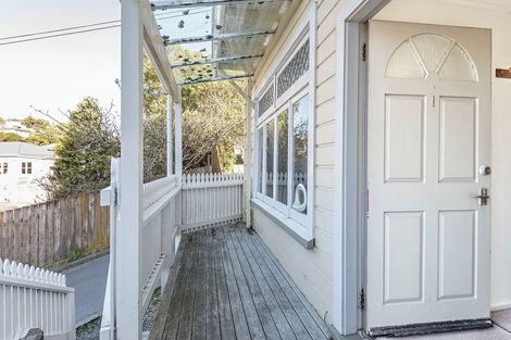 Photo of property in 2 Kopiko Way, Brooklyn, Wellington, 6021