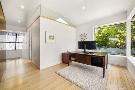 Photo of property in 32 Upton Terrace, Thorndon, Wellington, 6011