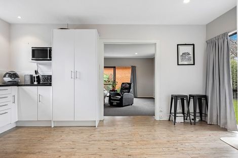 Photo of property in 97 Winters Road, Redwood, Christchurch, 8051