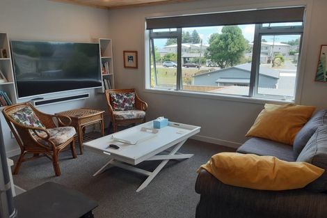 Photo of property in 10 Alexander Road, Raumati Beach, Paraparaumu, 5032