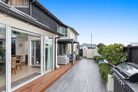 Photo of property in 18 Millpond Place, Parklands, Christchurch, 8083