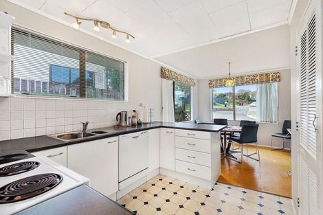 Photo of property in 81 Victory Crescent, Tawa, Wellington, 5028