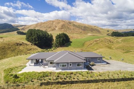 Photo of property in 52 Highland View Drive, Tokomaru, Palmerston North, 4474