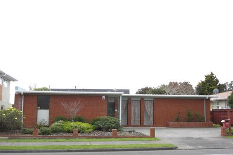 Photo of property in 10 Cumberland Street, Merrilands, New Plymouth, 4312