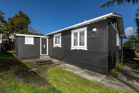 Photo of property in 117 Te Atatu Road, Te Atatu South, Auckland, 0610