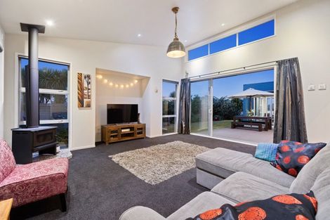 Photo of property in 61 Karamea Street, Whalers Gate, New Plymouth, 4310