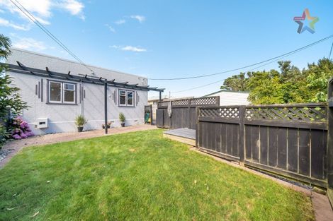 Photo of property in 206a Miromiro Road, Normandale, Lower Hutt, 5010