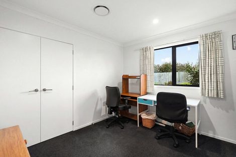 Photo of property in 52 Norfolk Drive, Cambridge, 3434