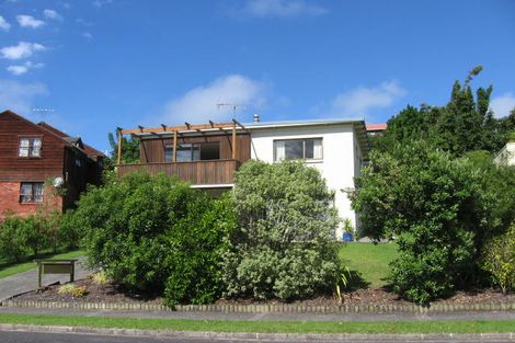 Photo of property in 6 Tiri View Place, Waiake, Auckland, 0630