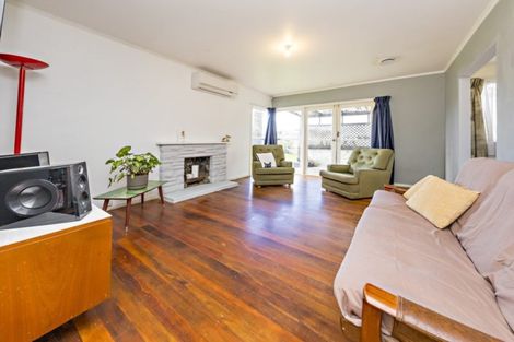 Photo of property in 16 Belgrave Place, Papakura, 2110