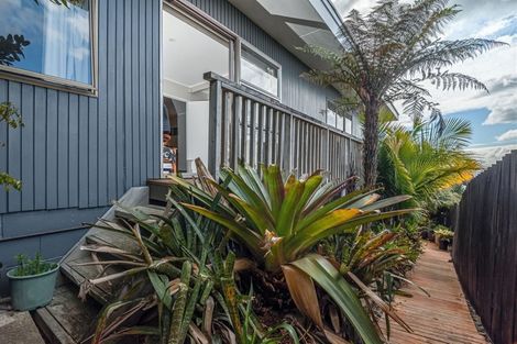 Photo of property in 103a Glengarry Road, Glen Eden, Auckland, 0602