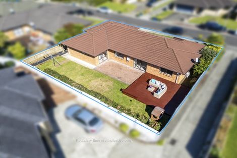 Photo of property in 33 South Kensington Way, Henderson, Auckland, 0612