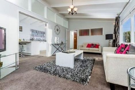 Photo of property in 292 Beach Road, Campbells Bay, Auckland, 0630