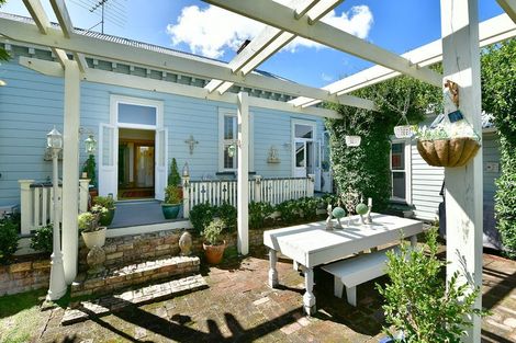 Photo of property in 2b Mcleod Street, Helensville, 0800
