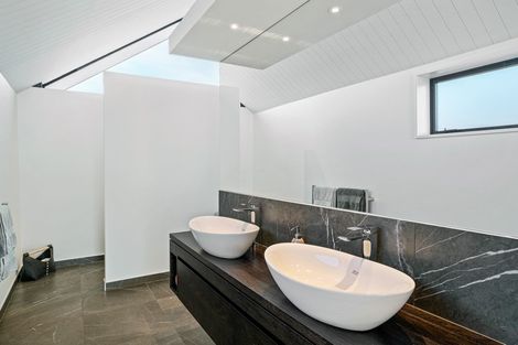 Photo of property in 25 Forest Heights, Wanaka, 9305