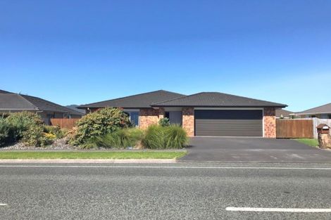 Photo of property in 369 One Tree Point Road, One Tree Point, 0118
