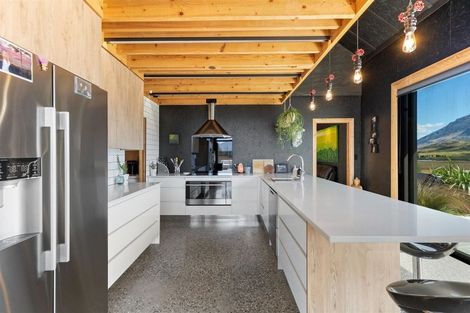 Photo of property in 11 Cunninghams Drive, Jacks Point, Queenstown, 9371