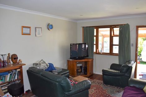 Photo of property in 18 Freemans Road, Otaki, 5512