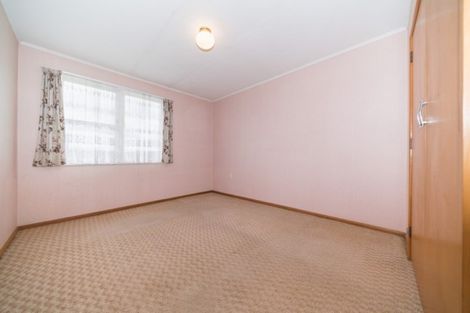 Photo of property in 18 Ellesmere Crescent, Highbury, Palmerston North, 4412