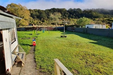 Photo of property in 50 Oxford Street, Taylorville, Greymouth, 7805