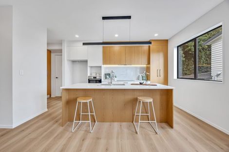 Photo of property in 48 Lewisham Street, Highland Park, Auckland, 2010