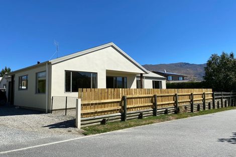 Photo of property in 81a Kings Drive, Wanaka, 9305