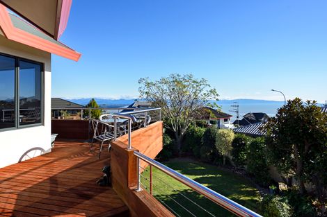 Photo of property in 327 Princes Drive, Britannia Heights, Nelson, 7010