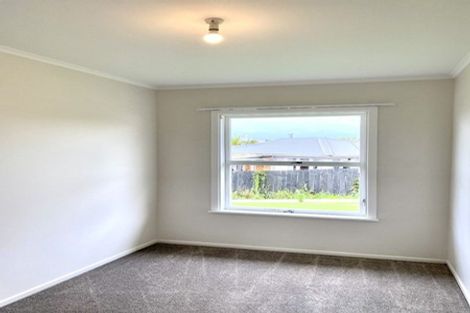 Photo of property in 12 Locket Road, Glenfield, Auckland, 0629