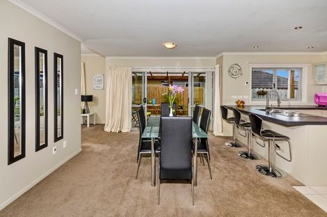 Photo of property in 19 Anchorite Way, Red Beach, 0932