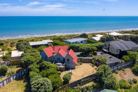 Photo of property in 6 Stonewall Grove, Waikanae Beach, Waikanae, 5036