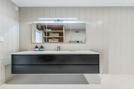 Photo of property in 49 Rolleston Street, Mount Cook, Wellington, 6021