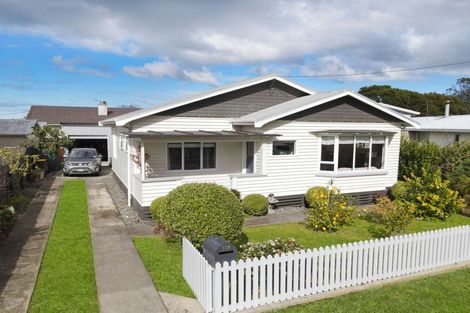 Photo of property in 119 Weraroa Road, Waverley, 4510