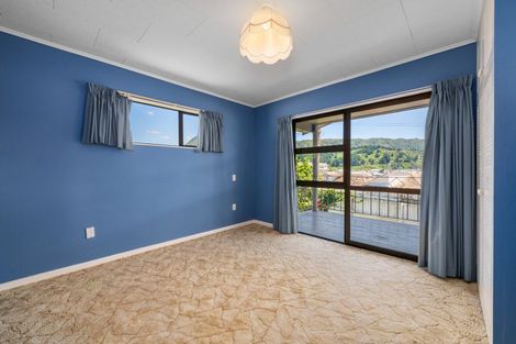 Photo of property in 62 Waikawa Road, Picton, 7220