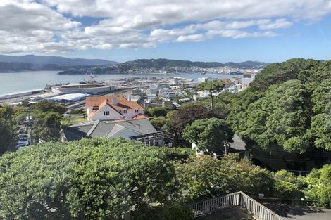 Photo of property in 9 Wadestown Road, Wadestown, Wellington, 6012