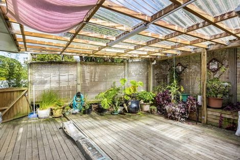 Photo of property in 1b Nandana Drive, Glen Eden, Auckland, 0602