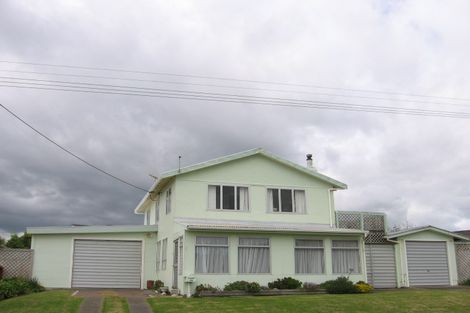 Photo of property in 3 Nash Parade, Foxton Beach, Foxton, 4815
