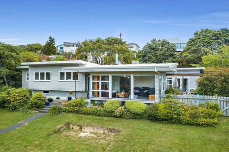 Photo of property in 4 Stephen Street, Tawa, Wellington, 5028