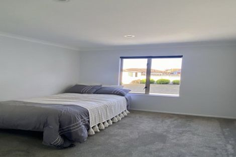 Photo of property in 2 Coleraine Drive, Rototuna, Hamilton, 3210