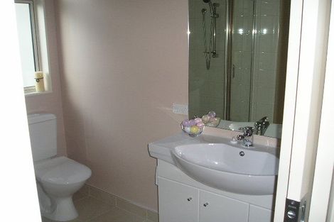 Photo of property in 2/383 Ilam Road, Bryndwr, Christchurch, 8053