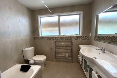 Photo of property in 373 Bucklands Beach Road, Bucklands Beach, Auckland, 2012