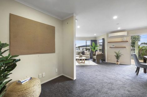 Photo of property in 15a Marchant Place, Westown, New Plymouth, 4310