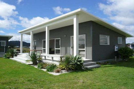 Photo of property in 111 Mahoe Place, Matarangi, Whitianga, 3592