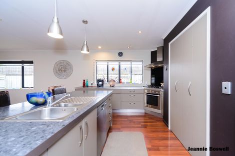 Photo of property in 9 Walnut Grove, Kelvin Grove, Palmerston North, 4414