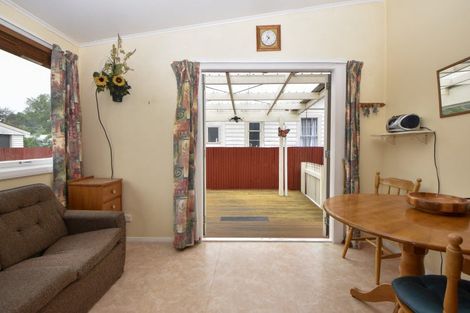 Photo of property in 8 Wyndham Street, Carterton, 5713