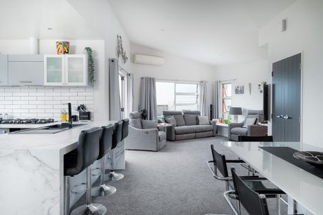 Photo of property in 6 Pointon Glade, Grandview Heights, Hamilton, 3200