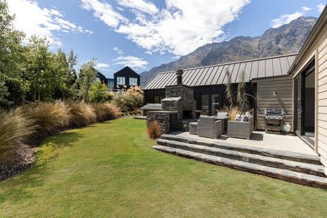 Photo of property in 13 Hackett Road, Jacks Point, Queenstown, 9371