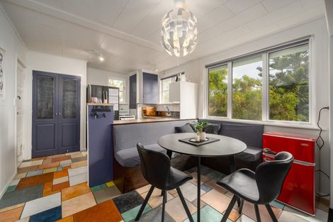 Photo of property in 18 Northumberland Street, Cannons Creek, Porirua, 5024