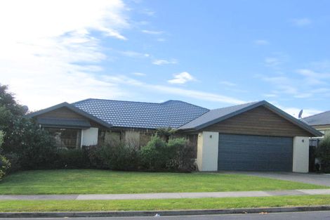Photo of property in 16 Lansell Drive, East Tamaki Heights, Auckland, 2016