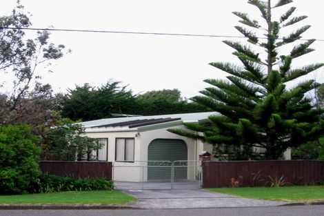 Photo of property in 27 Waimea Road, Waikanae Beach, Waikanae, 5036