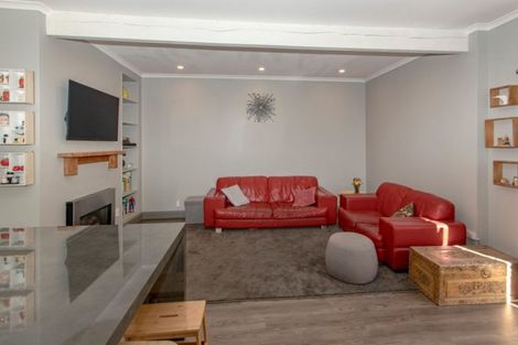 Photo of property in 22 Enfield Road, Hospital Hill, Napier, 4110